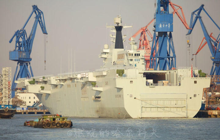 【空母キラー】中国が世界記録並みの急ピッチで強襲揚陸艦の建造を進める 計8隻発注／米強襲揚陸艦、修理断念 放火で大きな痛手  [納豆パスタ★]YouTube動画>4本 ->画像>8枚 