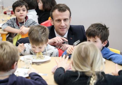 フランス・リヨン市、環境派市長「給食を肉なしメニューに統一」で大論争に