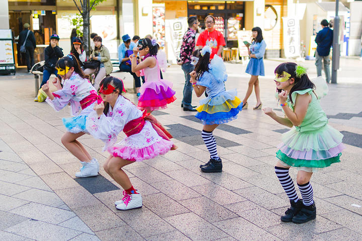 アイドルグループのパフォーマンス アイドルグループのパフォーマンス