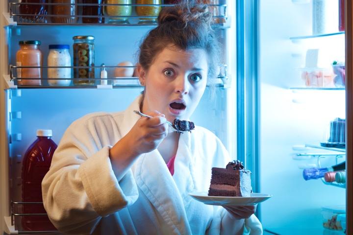 夜中に甘いものが食べたい 欲望に駆られたとき愚者は食べ 凡人は我慢する では賢者は ニューズウィーク日本版 オフィシャルサイト 夜中に甘いものが食べたい 欲望に駆られたとき愚者は食べ 凡人は我慢する では賢者は ニューズウィーク日本版 オフィシャルサイト