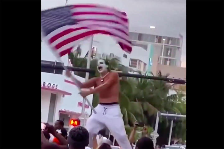 マイアミでジョーカーに扮した男 マイアミでジョーカーに扮した男