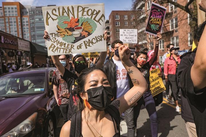 アジア系ヘイトに抗議するデモ アジア系ヘイトに抗議するデモ