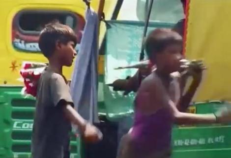 SNSで売られるインドのコロナ孤児たち　児童売買・性的虐待が流行か