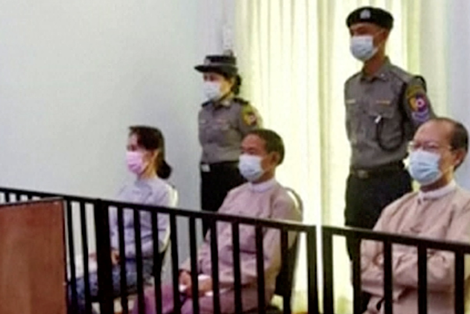 ミャンマー､拘束中のスー･チーが初出廷　軍政はNLD解党を画策