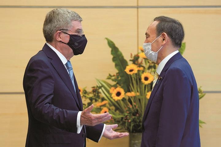 バッハIOC会長(左)と菅首相 バッハIOC会長(左)と菅首相
