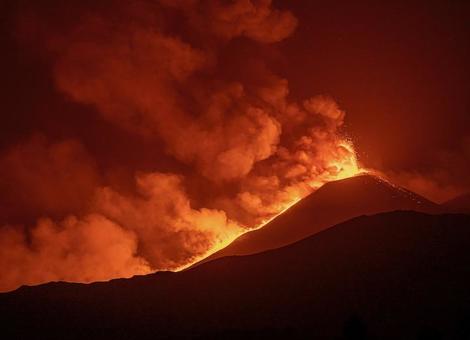 【動画】ヨーロッパ最大の活火山、噴火でさらに伸びていた　伊エトナ火山