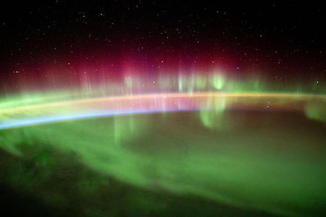 インド洋覆う光のカーテン　国際宇宙ステーションから届いた極上写真