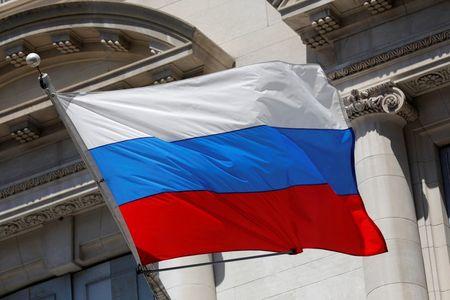 米ニューヨークの駐米ロシア大使館のロシア国旗 米ニューヨークの駐米ロシア大使館のロシア国旗