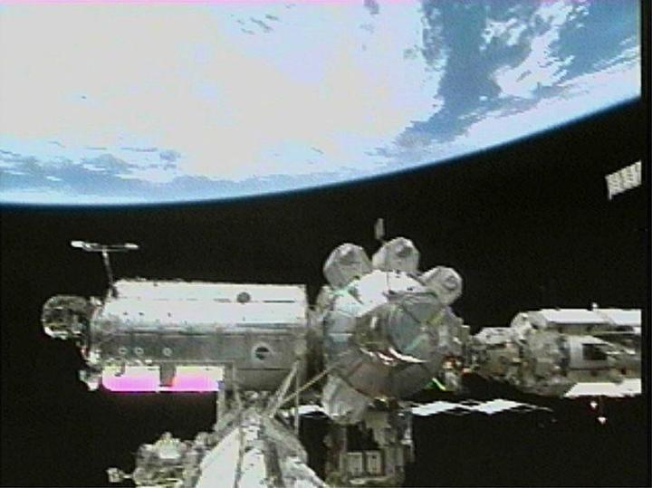 国際宇宙ステーションと地球 国際宇宙ステーションと地球