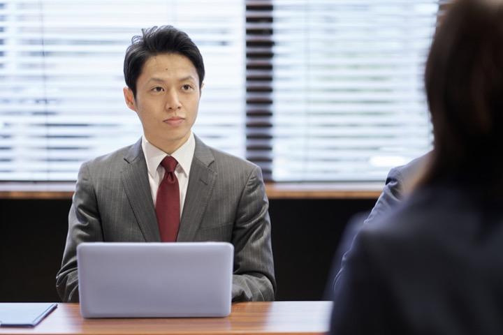 面接担当の役員のイメージ