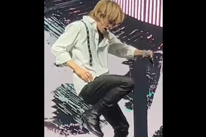 stray kids ヒョンジン お楽しみ袋です。 Stray Kids SBS歌謡大典 Wallkin On Water Hyunjin ♡ 2024.12