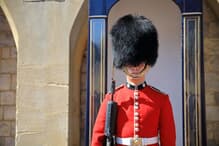 ✨英国王室ファン必見！✨イギリス軍★近衛兵★制服★ウェルッシュガーズ キャサリン妃、迷彩柄を着用！ アイルランド近衛連隊の訓練を