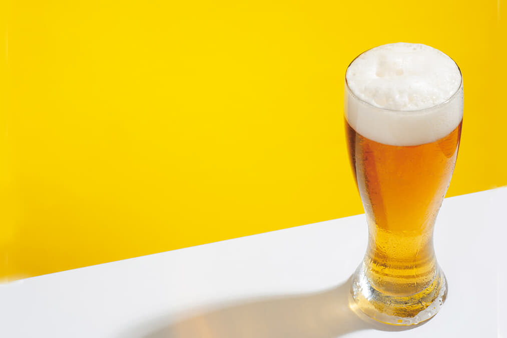 「泡を作らないのは初心者」...人類が「最高のビールの泡」を求め続けた歴史とは？
