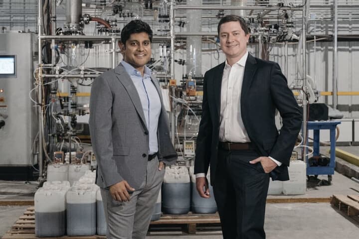 ガウラブ・チャクラバルティ（左）とショーン・ハント（右）