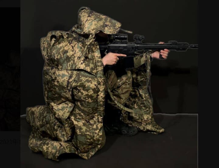 たしかに見えないウクライナ、兵士を敵の目から隠す「透明マント