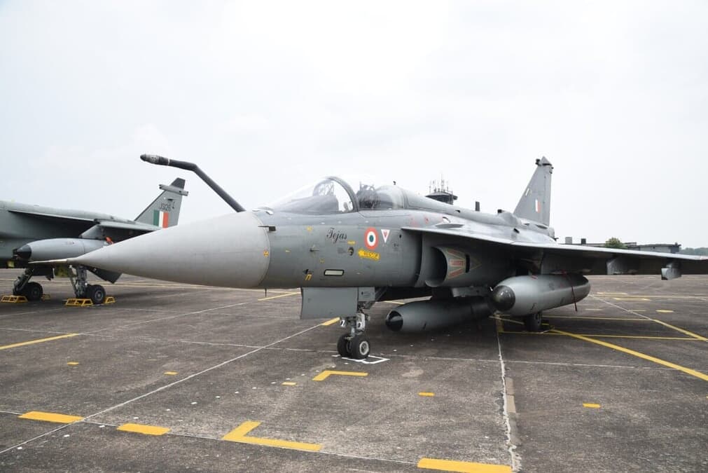 インド国産の戦闘機「テジャス」が初の墜落事故パイロットは