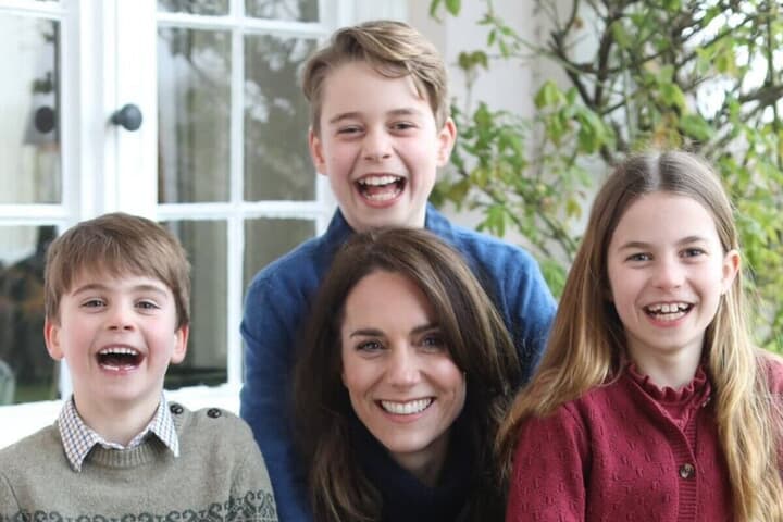 キャサリン妃と子供の写真