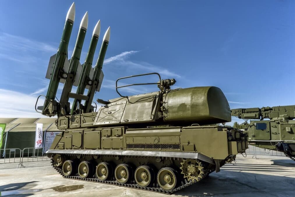 ロシア「BUK-M1」が1発も撃てずに吹き飛ぶ瞬間ミサイル発射