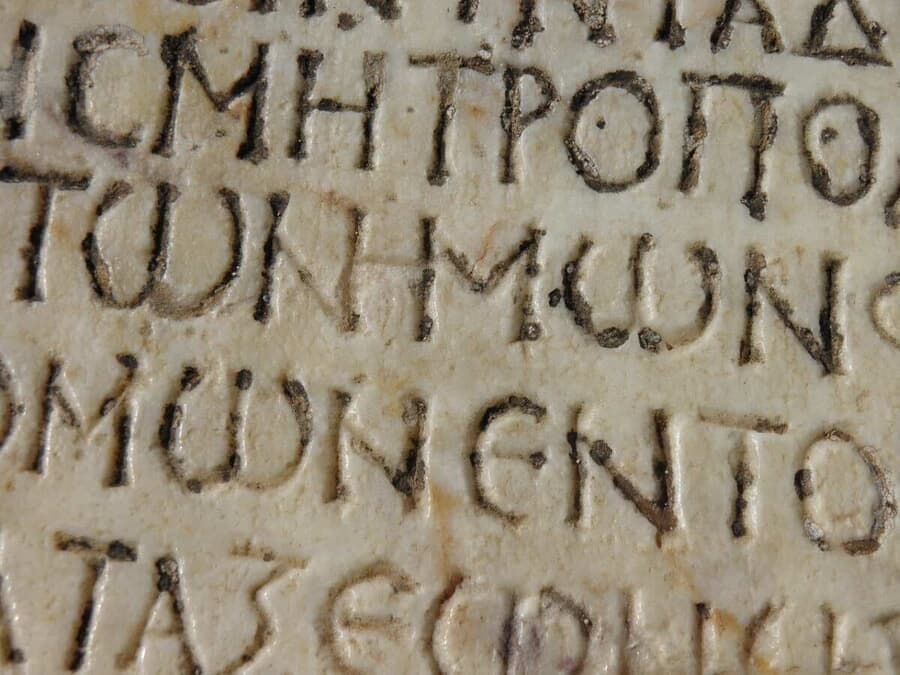 古代ギリシャ神話の「半人半獣」が水道工事中に発見される