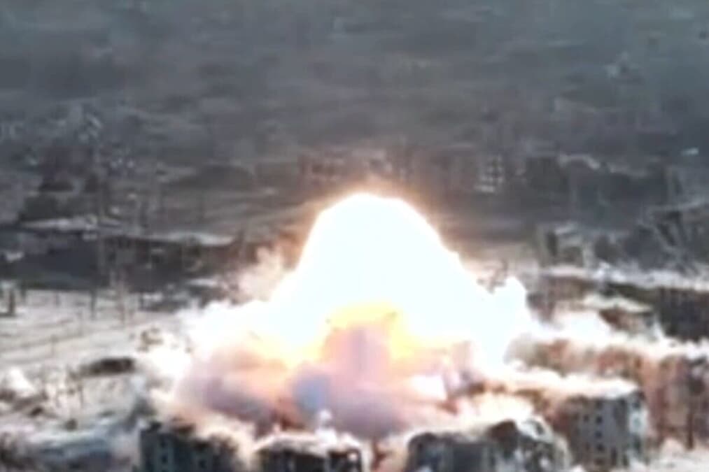 核兵器を除く世界最強の爆弾」 ハルキウ州での「巨大爆発」映像