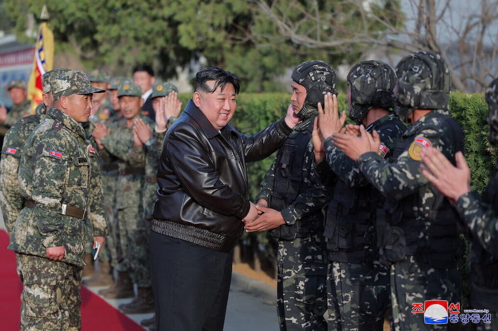 北朝鮮がウクライナ侵攻「参戦」 軍特殊部隊1500人露極東入り