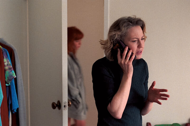 映画『喪う』の場面写真、キャリー・クーンが演じる長女ケイティ