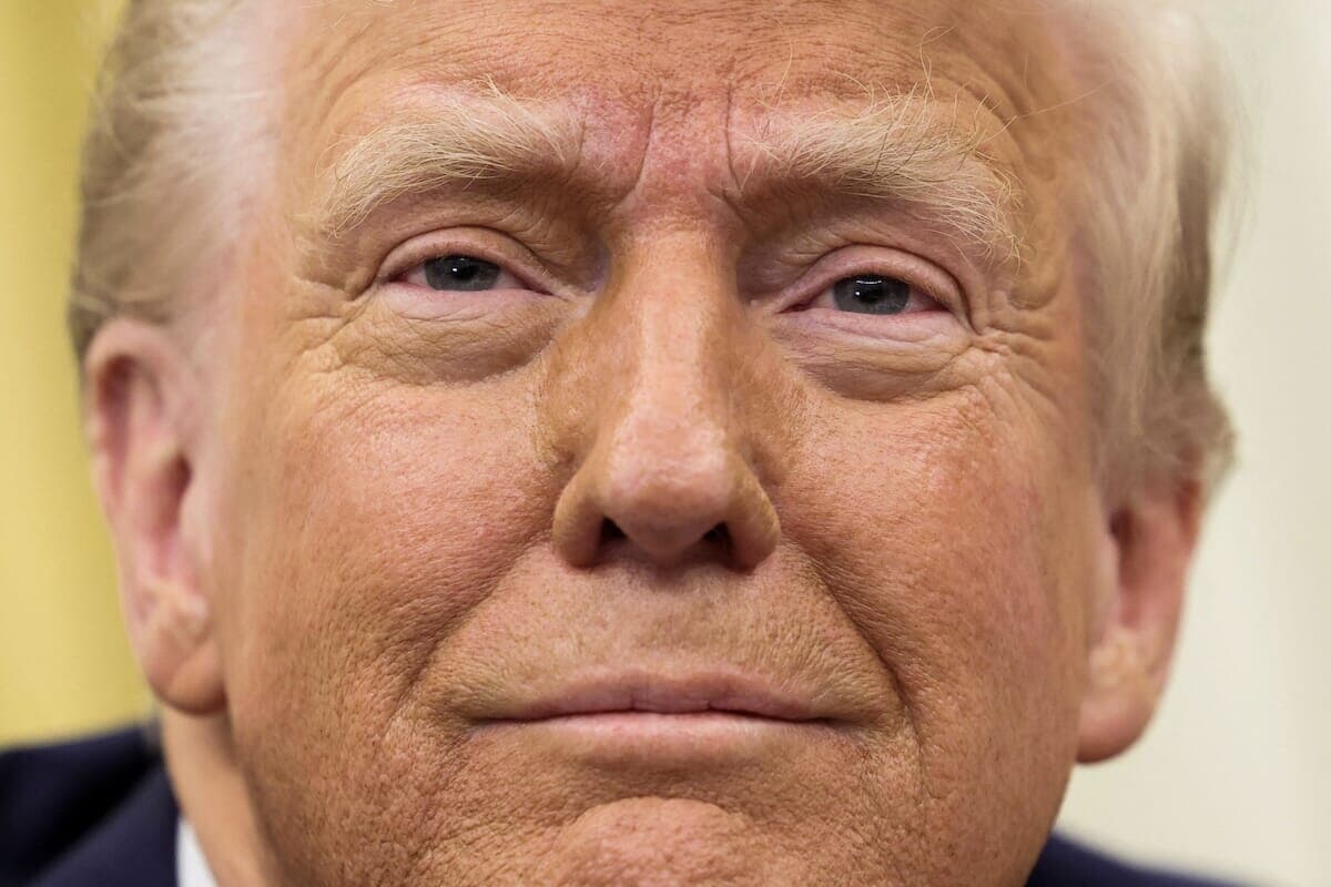 トランプが挑んだ就任初日の公約...現実と理想のギャップ　REUTERS/Kevin Lamarque