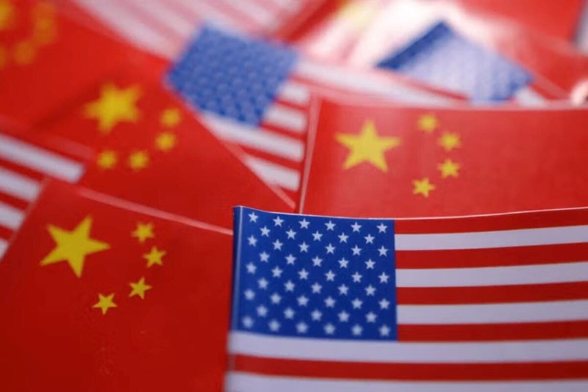 中国とアメリカの国旗