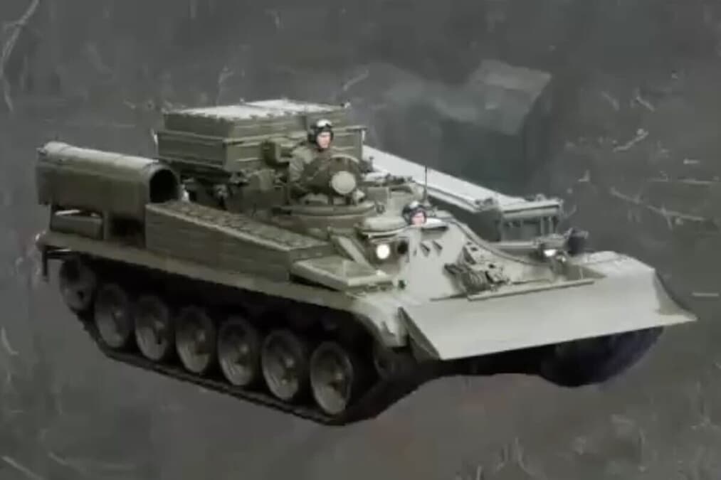 予約受付中】 1/35 組立塗装済完成品 装甲回収車 BREM-1 ロシア