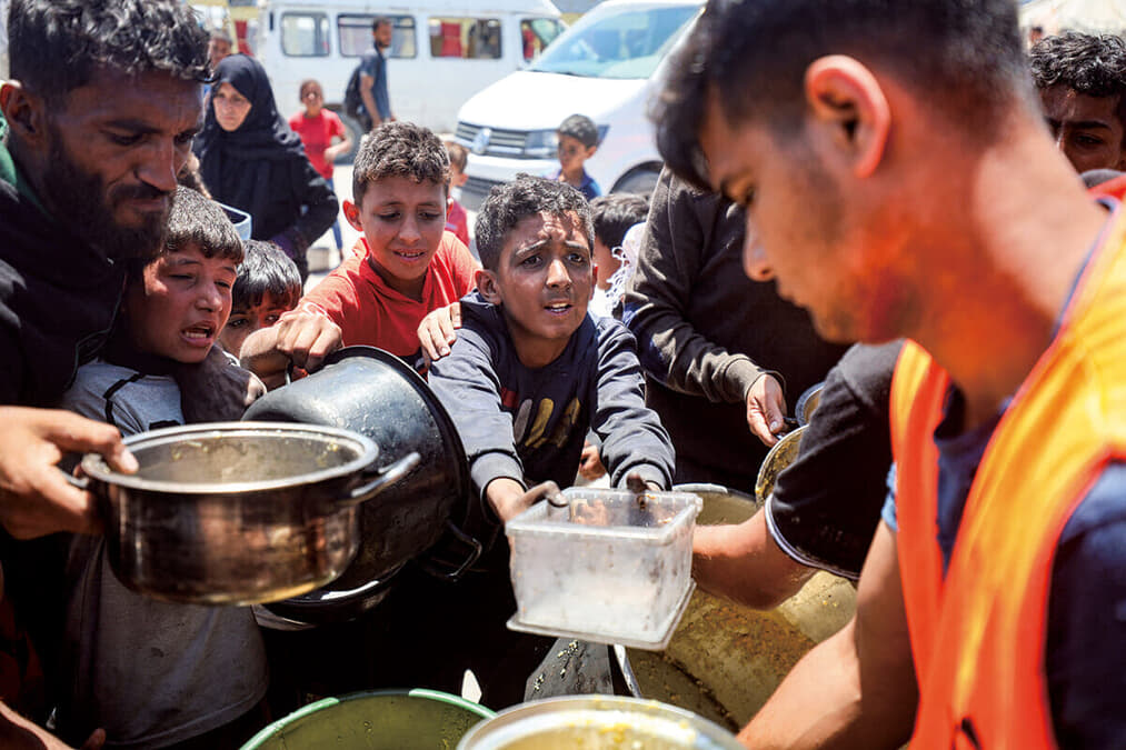 「餓死しない程度に飢えさせろ」...イスラエルの最大の兵器、ネタニヤフによる「究極の兵糧攻め」とは？