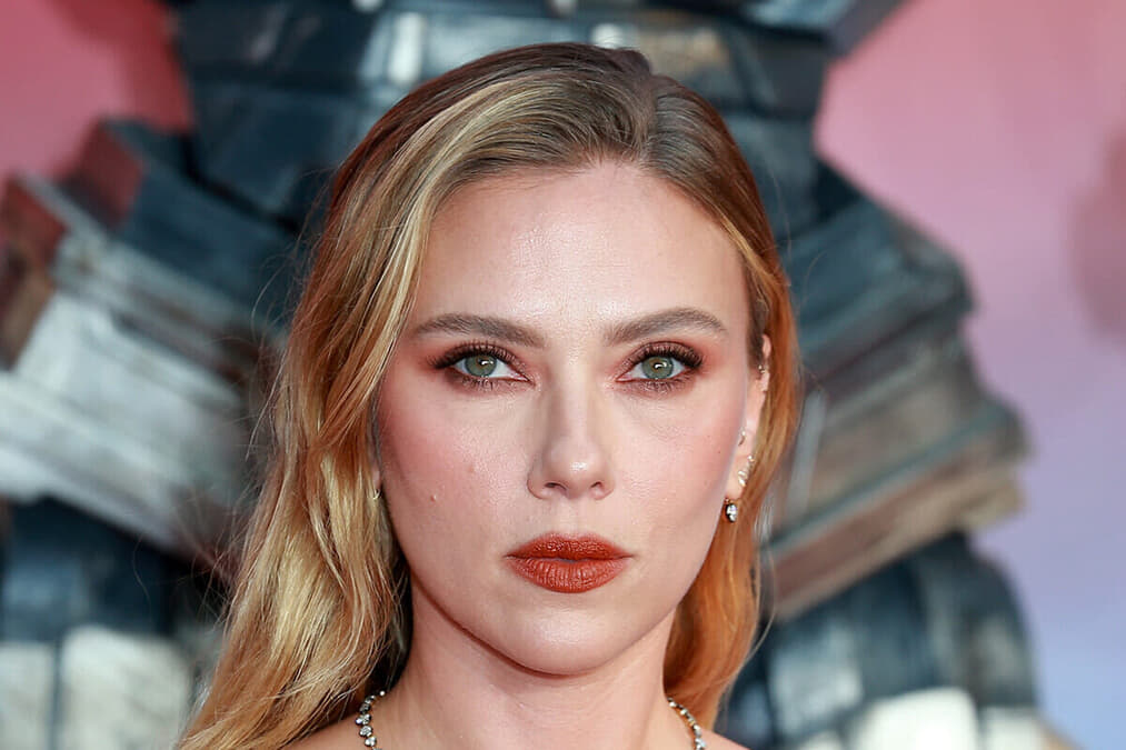 あり？なし？ 夫の目の前で共演者とスカーレット・ヨハンソンの