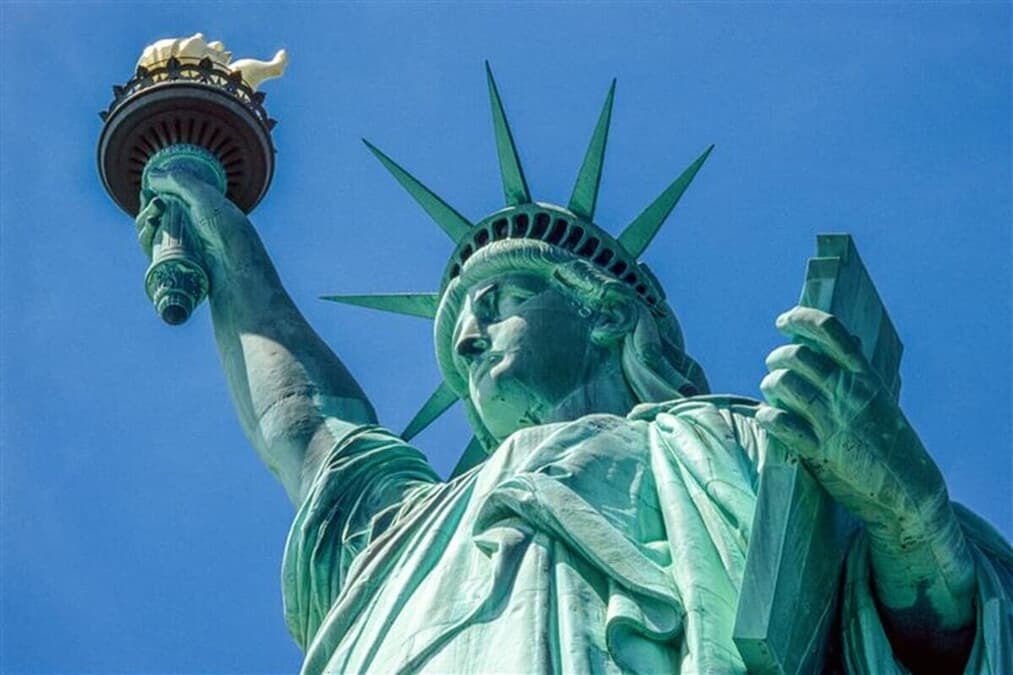 クメール青銅　女神立像 アンコールワットの魅力的女神像を紹介致します。｜プレアヴィヒア