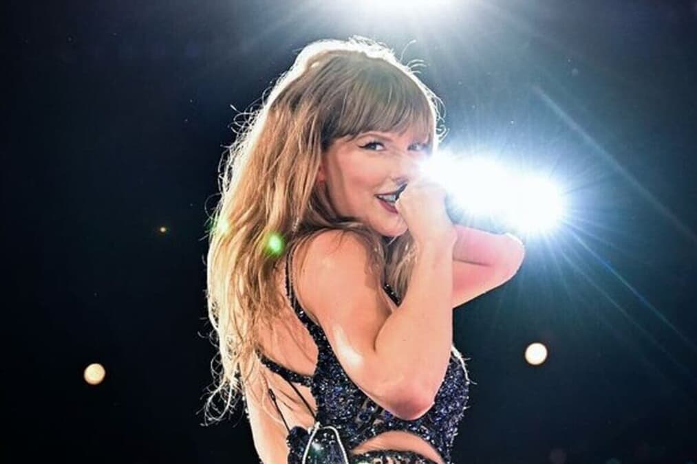 写真】セレブはなぜこんな格好を？ テイラー・スウィフト、黒タンク