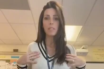 「教室に不向き」と指摘...女教師のレギンス姿が波紋　denisekalo23-TikTok