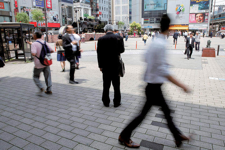 マクロンも羨む日本の定年引き上げ、フランスで「70歳定年」とは絶対に言えない マクロンも羨む日本の定年引き上げ、フランスで「70歳定年」とは絶対に言えない