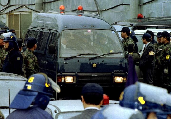 松本智津夫逮捕 松本智津夫逮捕