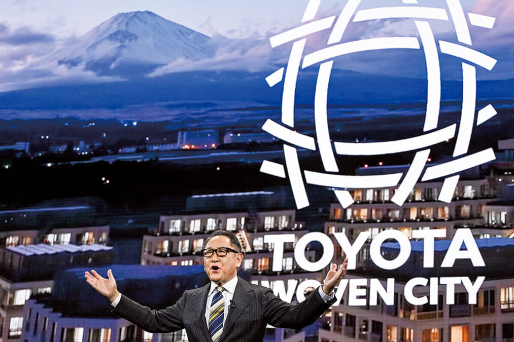ニッポン停滞の証かトヨタの賭ける「未来」が関心呼ばない訳