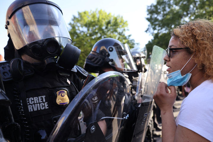 警官と市民の間に根深い不信が横たわるアメリカ社会の絶望 警官と市民の間に根深い不信が横たわるアメリカ社会の絶望