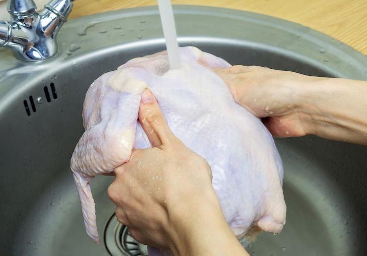 鶏肉を洗わないで 米農務省が警告 その理由は ワールド For Woman ニューズウィーク日本版 オフィシャルサイト 鶏肉を洗わないで 米農務省が警告 その理由は ワールド For Woman ニューズウィーク日本版 オフィシャルサイト
