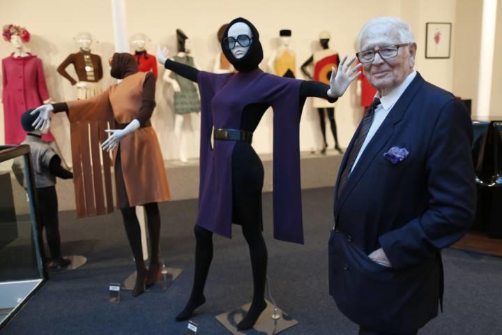 ピエール・カルダン 50年のファッションとデザイン グラフィック社