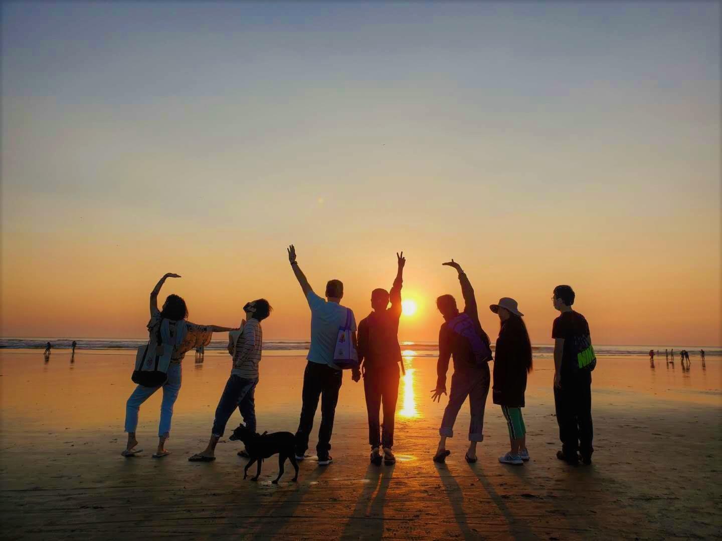 JingWei LGBTQ frinds at beach.jpeg