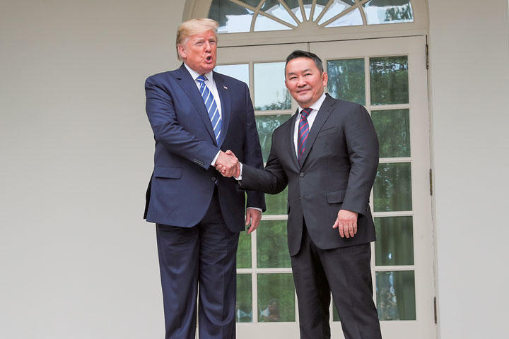 陸と海の中国封鎖を狙うエスパー長官の意外な訪問先は 陸と海の中国封鎖を狙うエスパー長官の意外な訪問先は